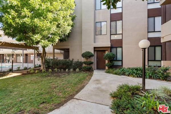 7826 Topanga Canyon Blvd #19, Canoga Park, CA 91304