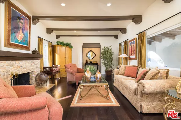 View Park, CA 90043,4851 Angeles Vista Blvd