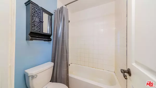 5460 White Oak Ave #G313 Encino, CA 91316