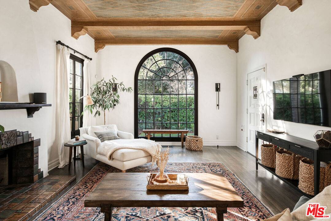 4140 Bakman Ave, Studio City, CA 91602