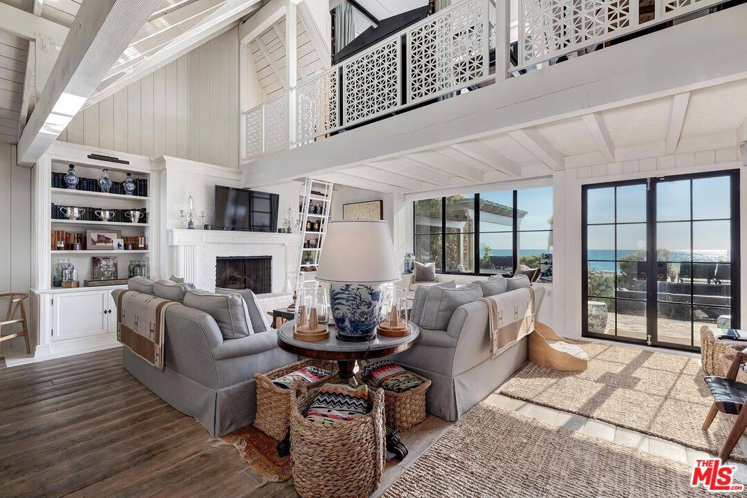 Malibu, CA 90265,23618 Malibu Colony Rd #56