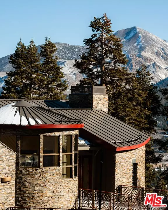 37 Bridges Ln, Mammoth Lakes, CA 93546