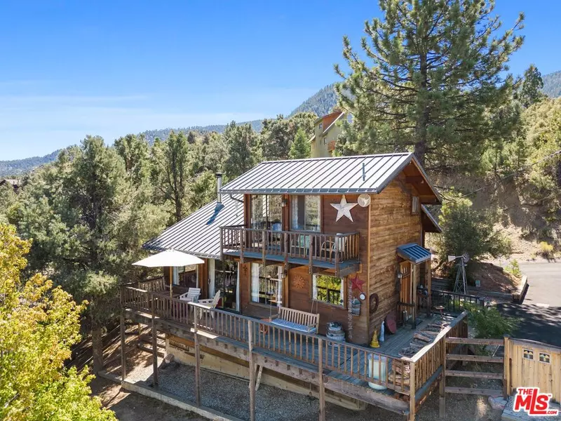 2233 St Bernard Dr, Pine Mountain Club, CA 93222