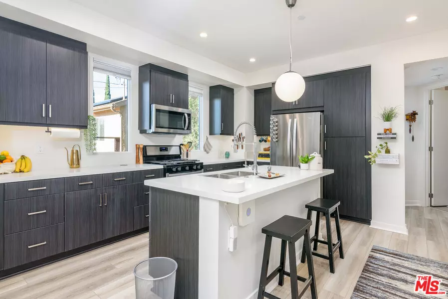 14128 W Monroe Pl, Van Nuys, CA 91405