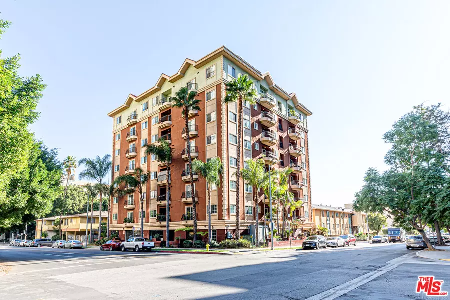 700 S Ardmore Ave #403, Los Angeles, CA 90005