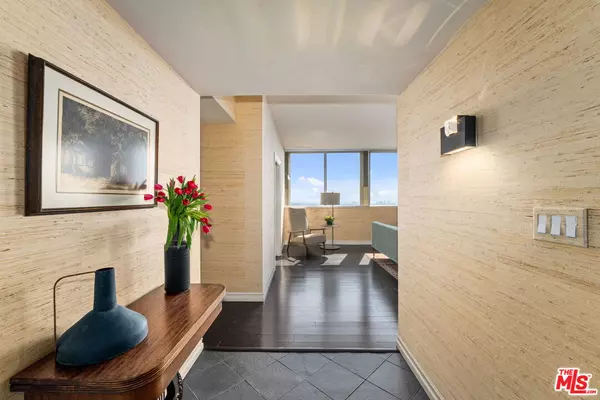 Los Angeles, CA 90027,4411 Los Feliz Blvd #1401