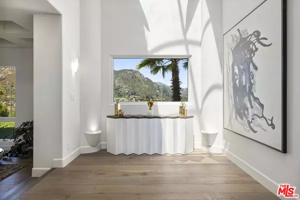 Agoura Hills, CA 91301,29535 Mulholland Hwy