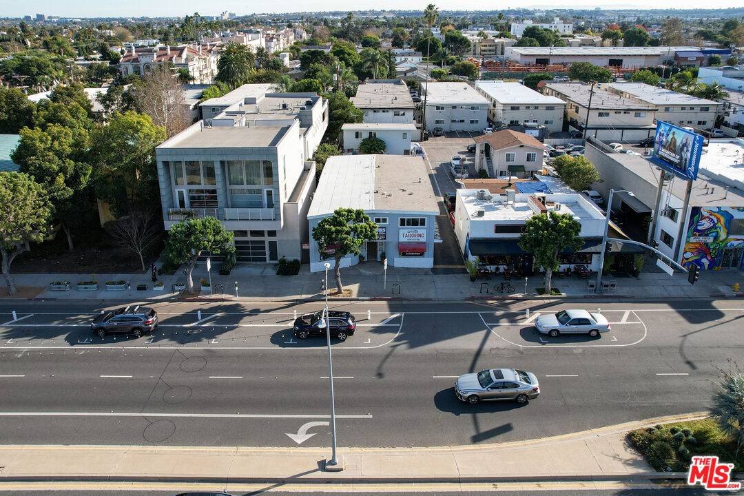 Los Angeles, CA 90066,12028 Venice Blvd