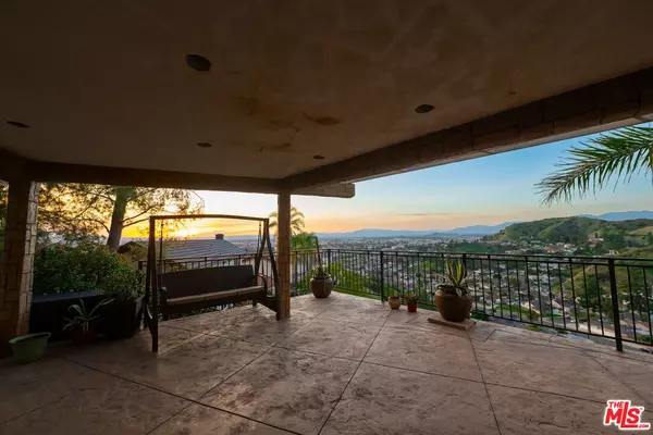 Sun Valley, CA 91352,10143 Olivia Ter