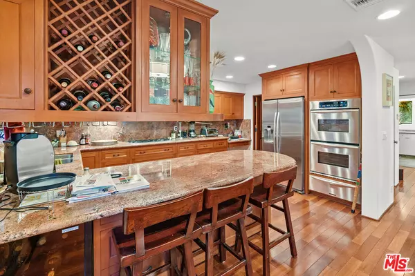 Bel Air, CA 90077,959 N Beverly Glen