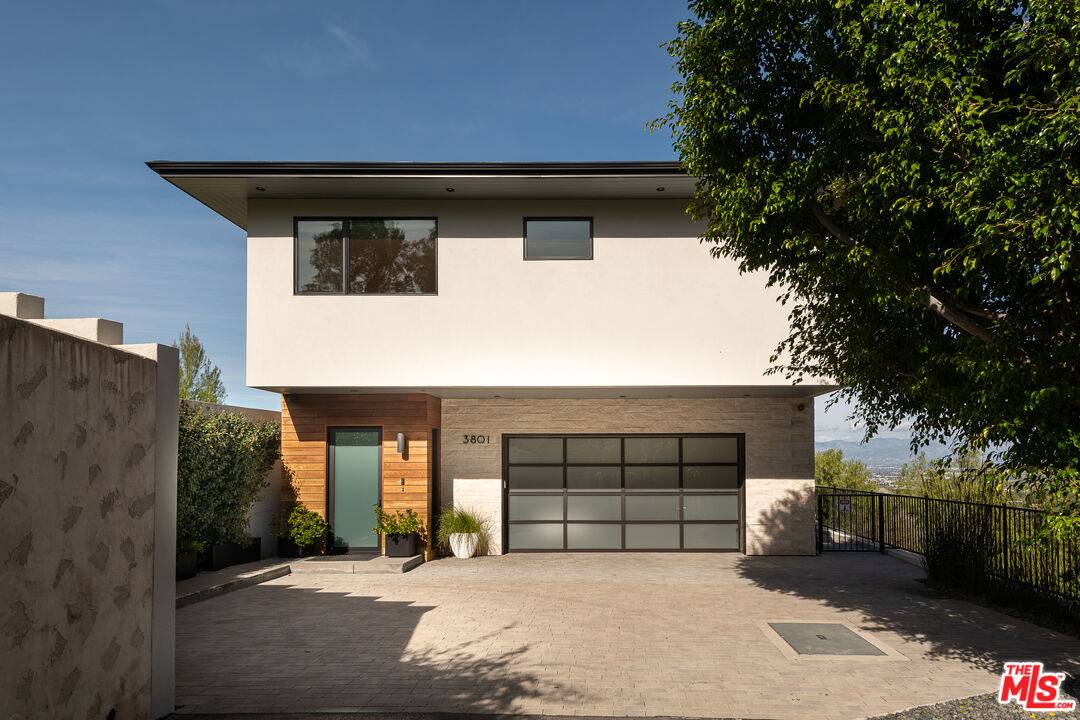 3801 Encino Verde Pl, Encino, CA 91436