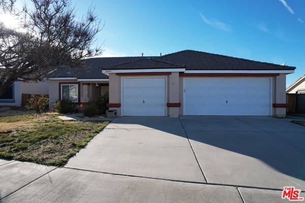 42011 W Summer Ln, Lancaster, CA 93536