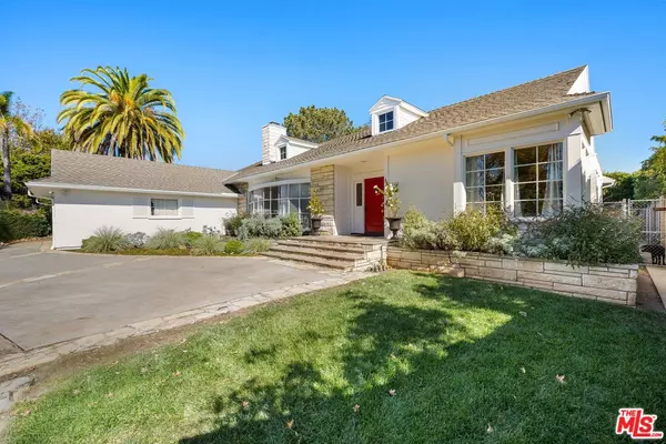 1300 Capri Dr, Pacific Palisades, CA 90272