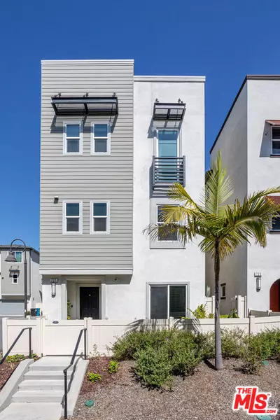 721 Daniel Freeman Cir, Inglewood, CA 90301