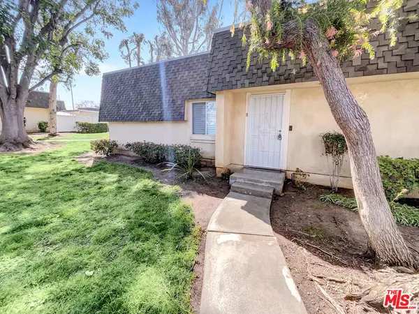 19031 Hamlin St #8, Reseda, CA 91335