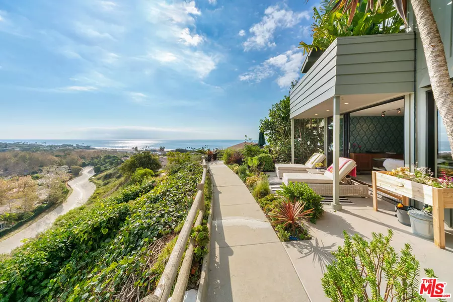 6246 Tapia Dr #B, Malibu, CA 90265