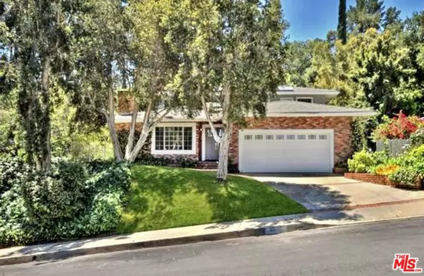 3527 Alana Dr, Sherman Oaks, CA 91403