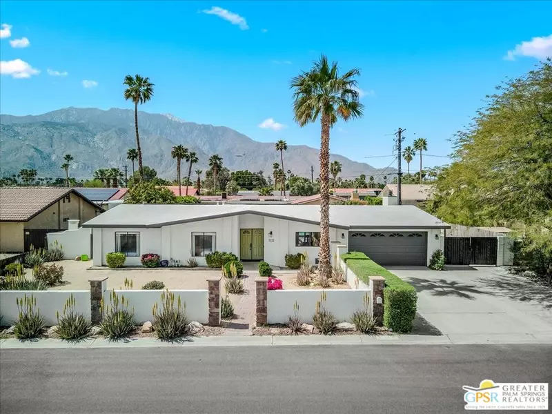 2333 N San Clemente Rd, Palm Springs, CA 92262