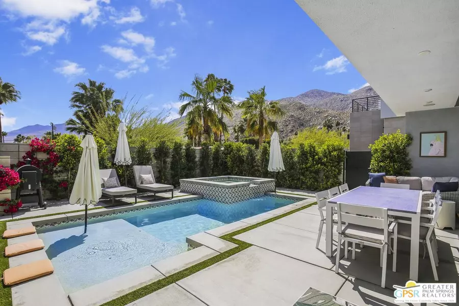 293 Mayfair Way, Palm Springs, CA 92264