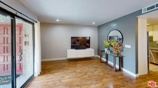 Signal Hill, CA 90755,2601 E 19th St #16