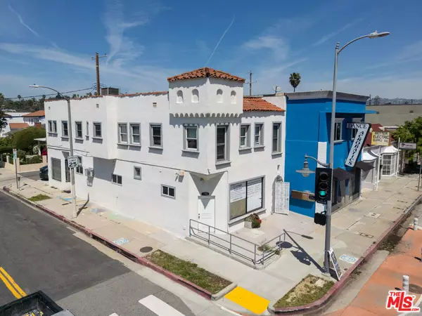 2743 S Robertson Blvd, Los Angeles, CA 90034