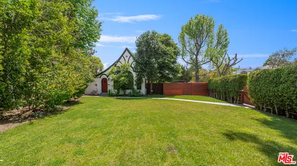 Toluca Lake, CA 91602,10816 Whipple St