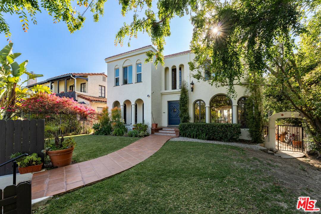 2317 St George St, Los Angeles, CA 90027