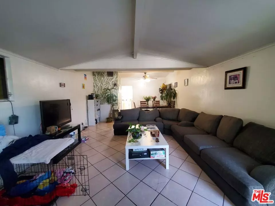 Panorama City, CA 91402,8429 Minuet Pl