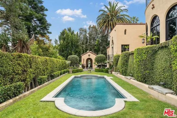 4320 Cedarhurst Cir, Los Angeles, CA 90027