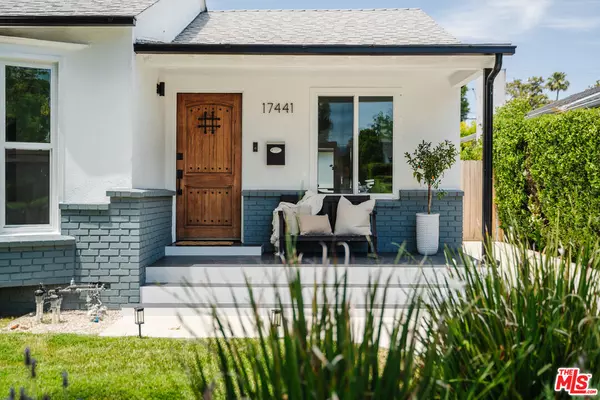 Lake Balboa, CA 91406,17441 Hamlin St