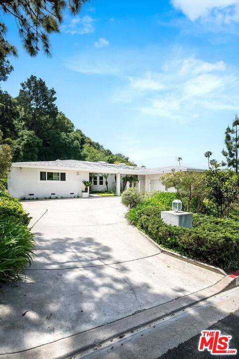 Beverly Hills, CA 90210,1965 Loma Vista Dr