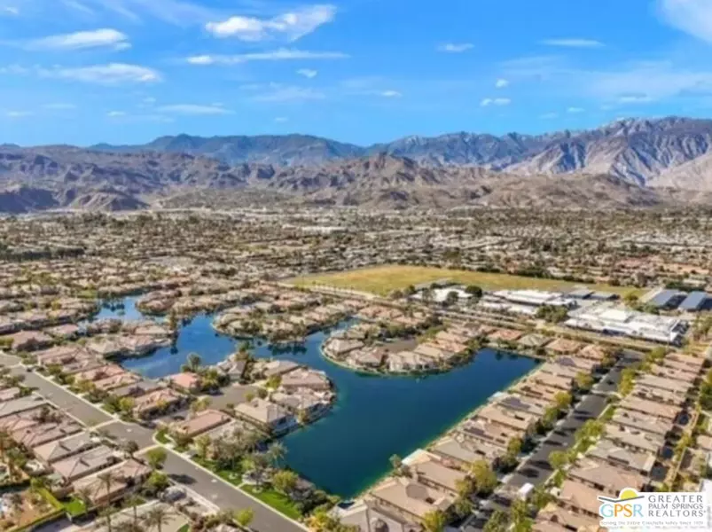 12 Loch Ness Lake Ct, Rancho Mirage, CA 92270