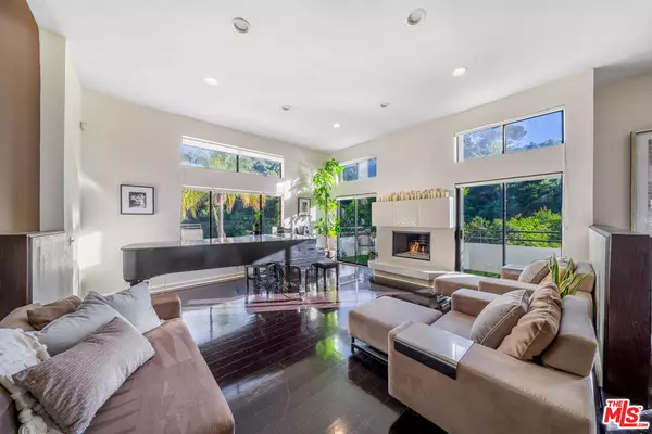 Studio City, CA 91604,3959 Alta Mesa Dr