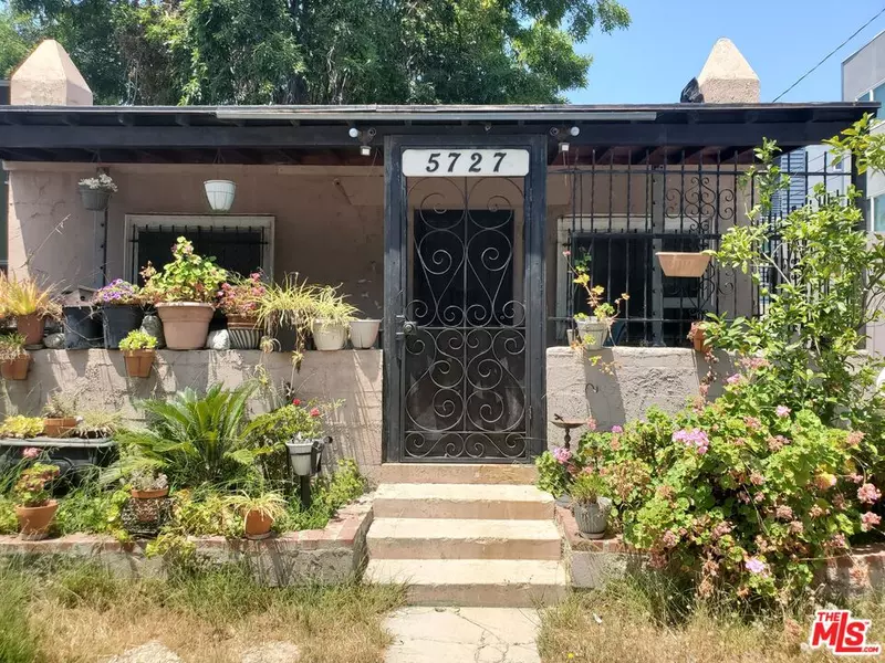 5727 Klump Ave, North Hollywood, CA 91601