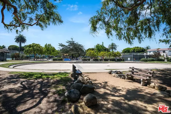 Santa Monica, CA 90403,1034 25th St