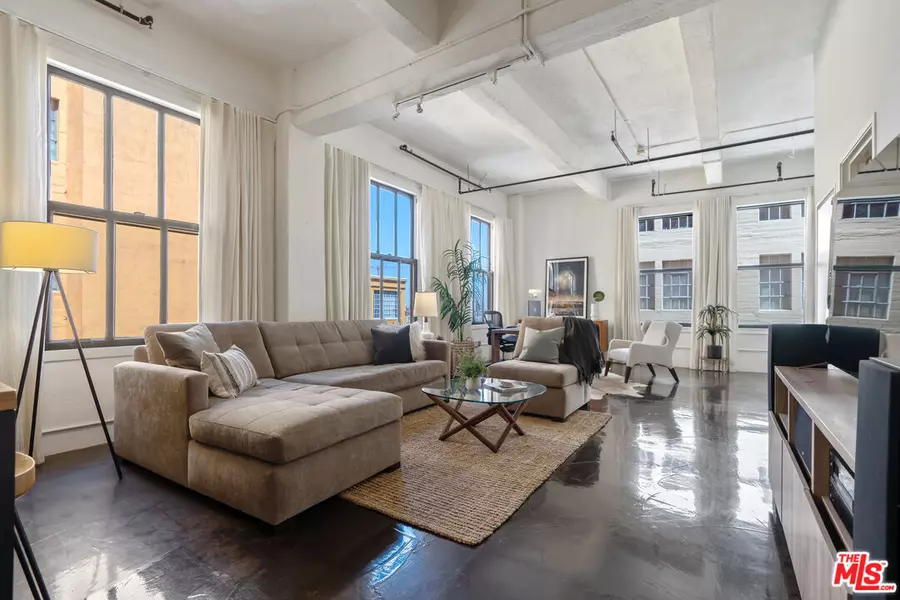 738 S Los Angeles St #404, Los Angeles, CA 90014