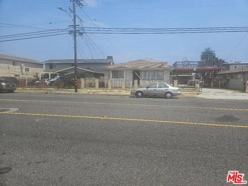 Los Angeles, CA 90047,1461 W 108th St