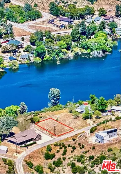 38 Newview Dr, Lake Hughes, CA 93532