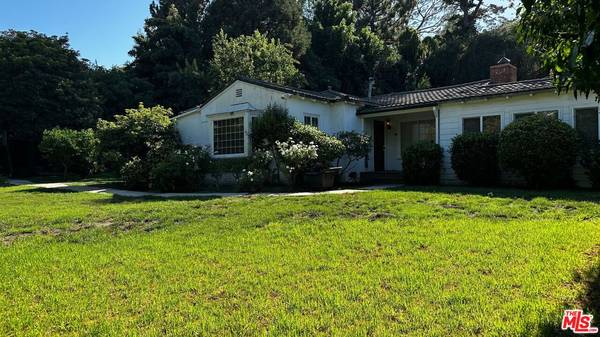 3923 Benedict Canyon Dr, Sherman Oaks, CA 91423