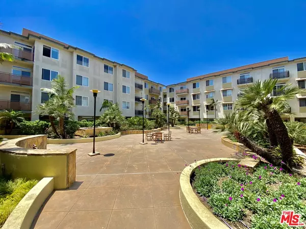 Playa Vista, CA 90094,13200 Pacific Prome #335