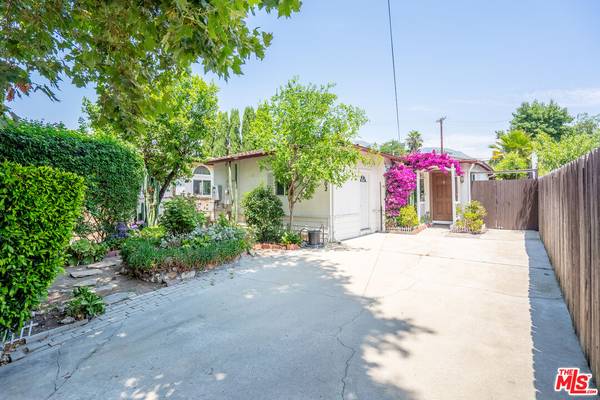 9802 Samoa Ave, Tujunga, CA 91042