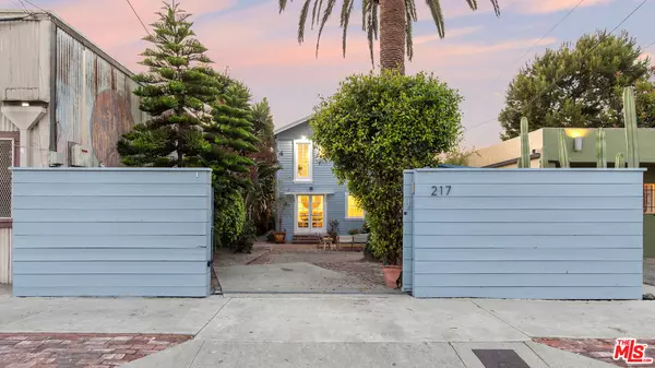 216 Westminster Ave, Venice, CA 90291