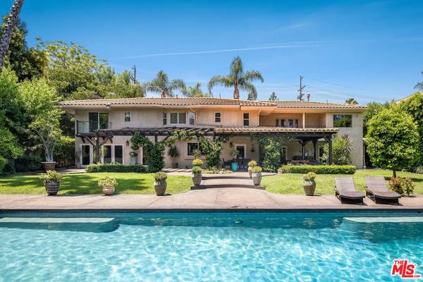 19107 Wells Dr, Tarzana, CA 91356