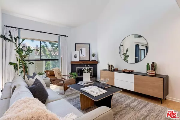 Santa Monica, CA 90404,1235 Yale St #3