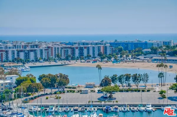 Marina Del Rey, CA 90292,4314 Marina City #PH17