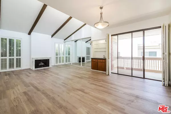 11805 Mayfield Ave #305, Los Angeles, CA 90049