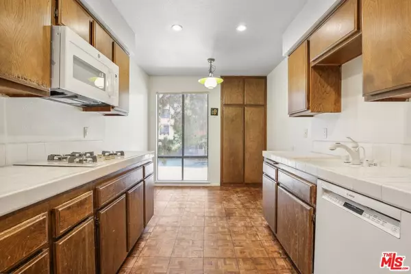 Los Angeles, CA 90024,1220 Manning Ave #1