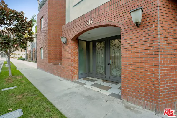 1212 Mcclellan #104, Los Angeles, CA 90025