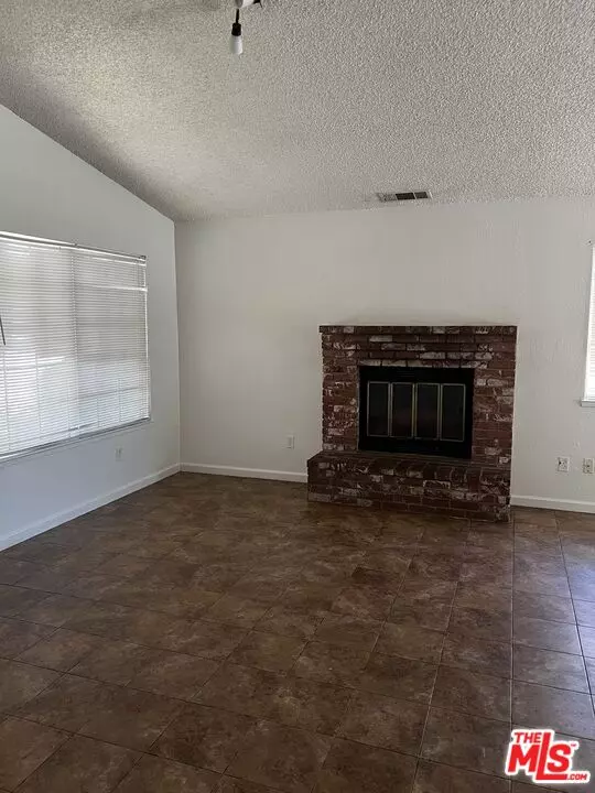 Bakersfield, CA 93304,4620 Kaiser Peak Ct