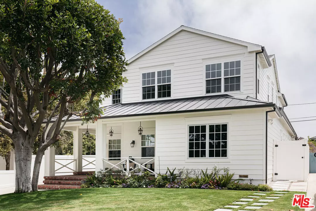 Los Angeles, CA 90045,7416 Westlawn Ave